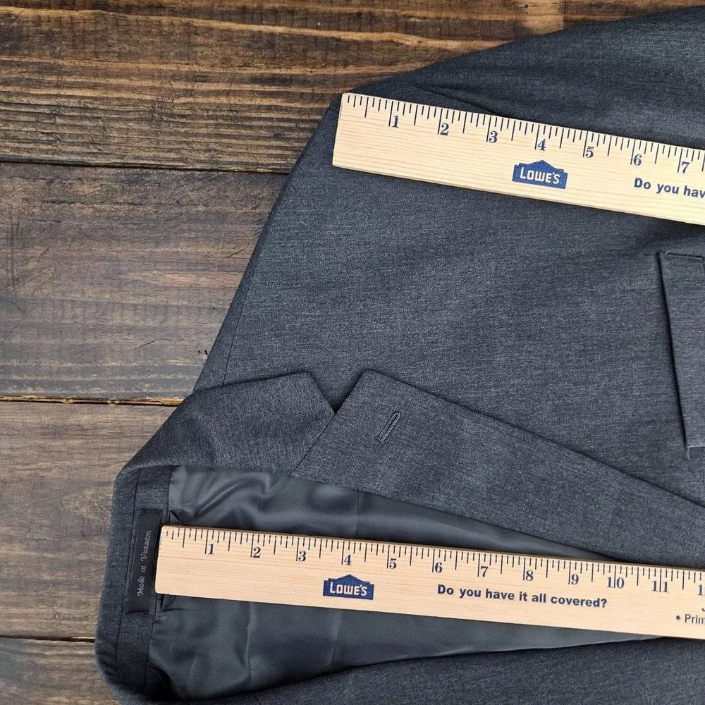 Van Heusen Men's Sport Coat‎ Blazer Two Button Gray Poly  Rayon Blend Size 50R